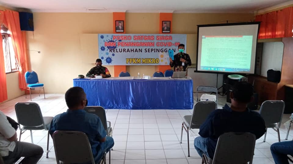 Rapat Koordinasi RT mengenai PPKM Mikro di  Kelurahan Sepinggan Kecamatan Balikpapan Selatan